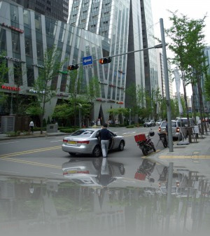 Yeouido. Ыеуидо- что-то так на русском. Район такой
