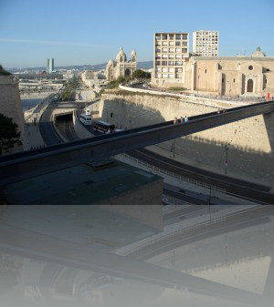 Пешеходный мост из Сен Жан на крышу Mucem